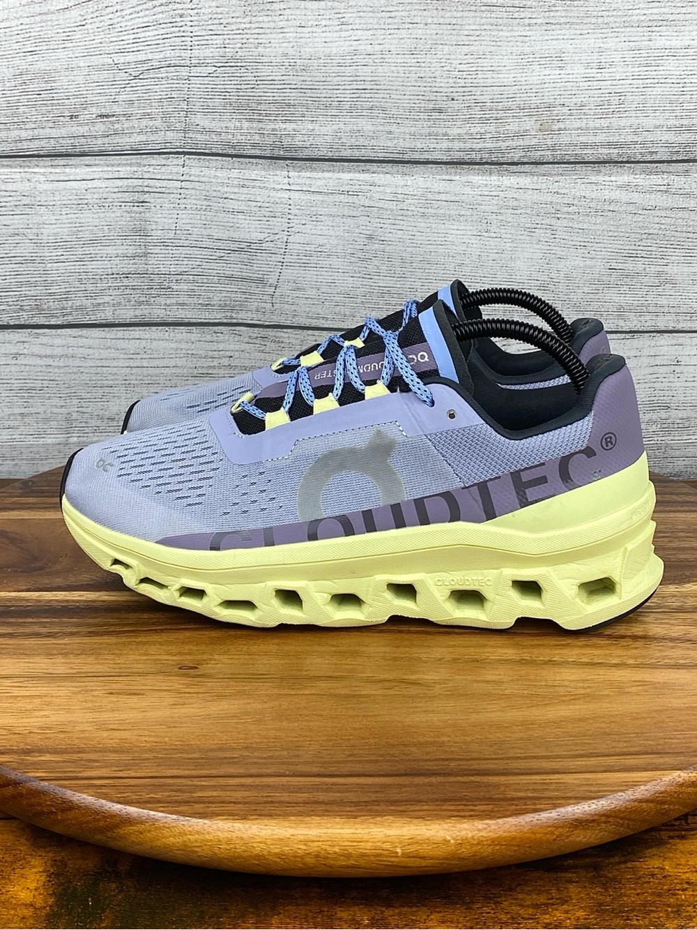 ON Running Cloudmonster Nimbus Hay Women’s Shoes Sneaker Size 10